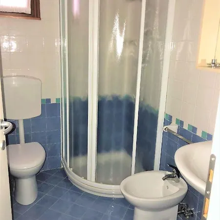In 41087 比比翁